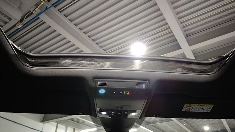 Volkswagen Tiguan • 2024 • 10,200 km 5