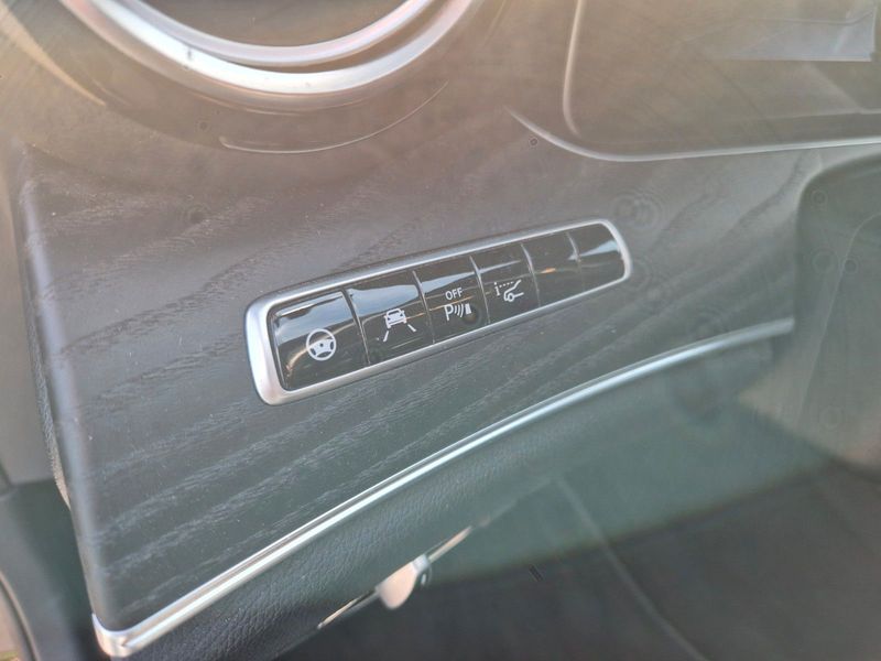 Mercedes-Benz E • 2019 • 180,500 km 2