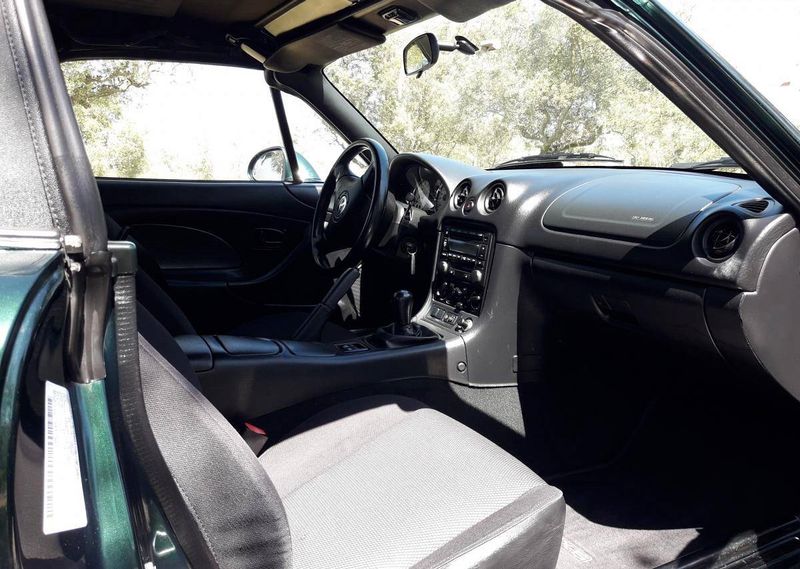 Mazda MX-5 • 2002 • 111,000 km 3