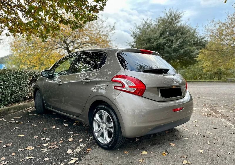 Peugeot 2008 • 2012 • 99,500 km 3