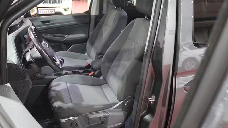 Volkswagen Caddy • 2021 • 44,361 km 9