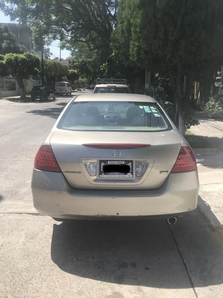 Honda Accord • 2007 • 80,170 km 3