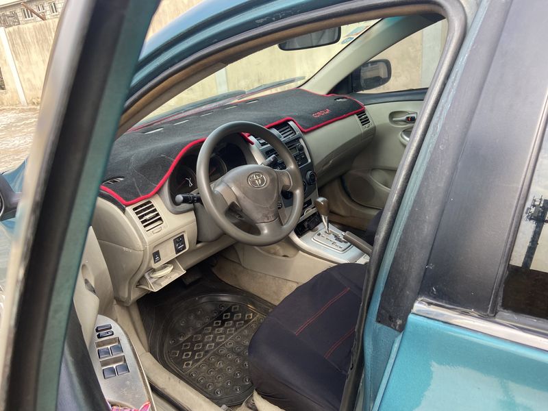 Toyota Corolla • 2008 • 230,000 km 2