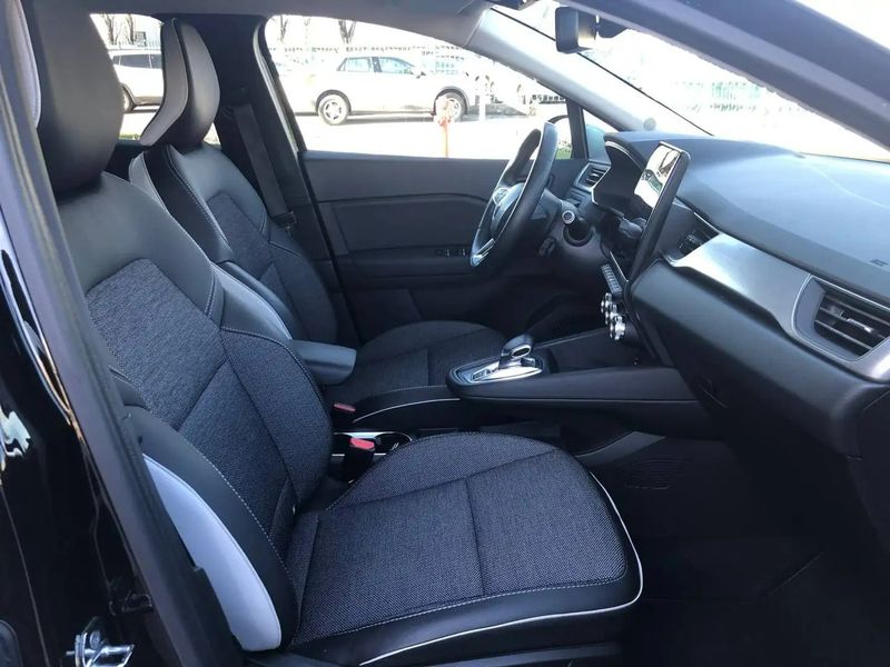 Renault Captur • 2021 • 48,900 km 11