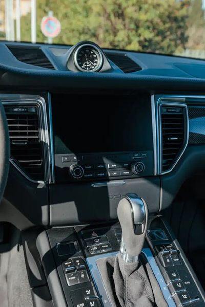 Porsche Macan • 2017 • 140,200 km 12