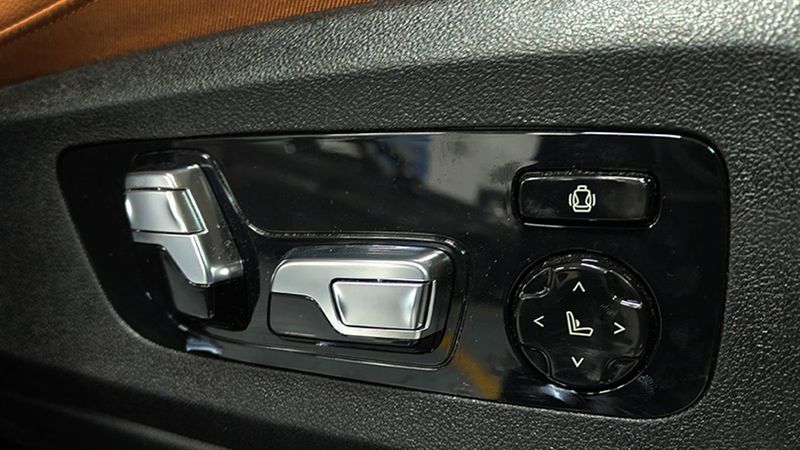 BMW X5 • 2022 • 14,035 km 13