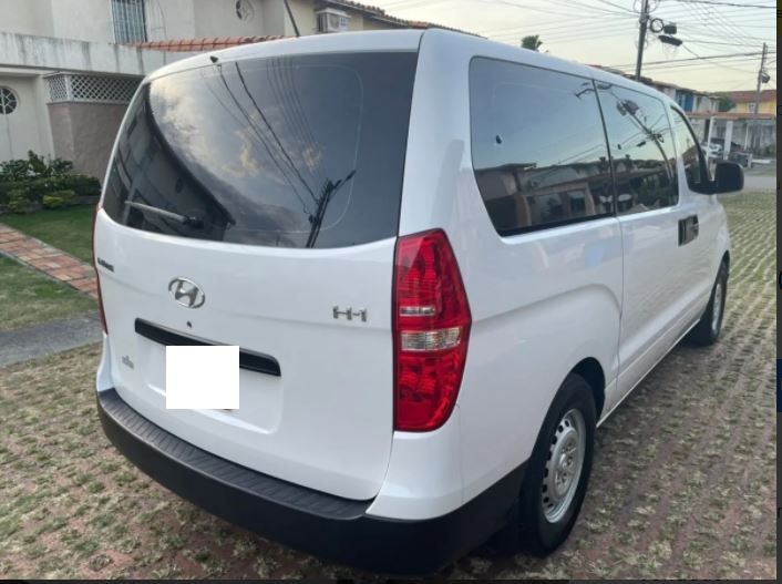 Hyundai H1 • 2017 • 140,000 km 3