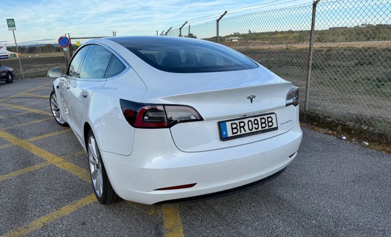 Tesla Model 3 • 2020 • 111,000 km 6