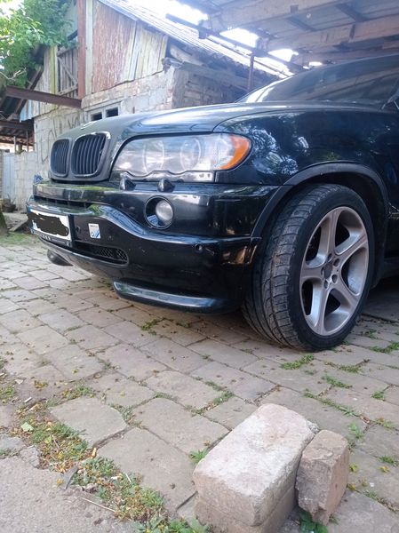 BMW X5 • 2002 • 27,000 km 5