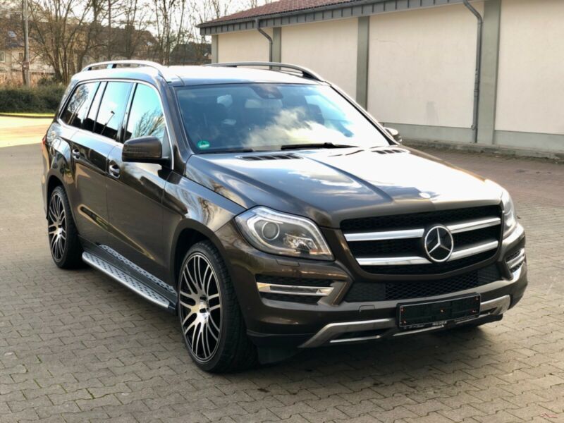 Mercedes-Benz GL • 2015 • 208,000 km 1