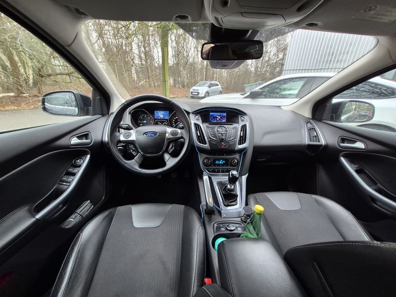 Ford Focus • 2011 • 143,000 km 5