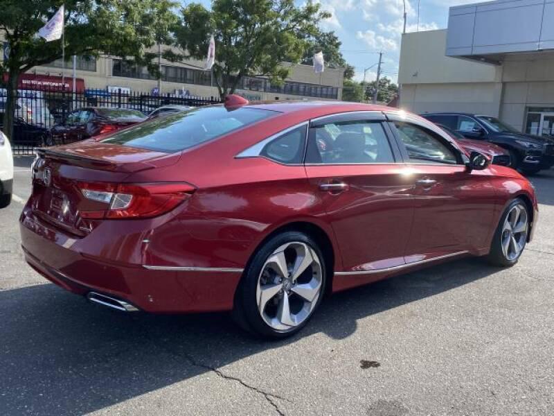 Honda Accord • 2018 • 9,651 km 7