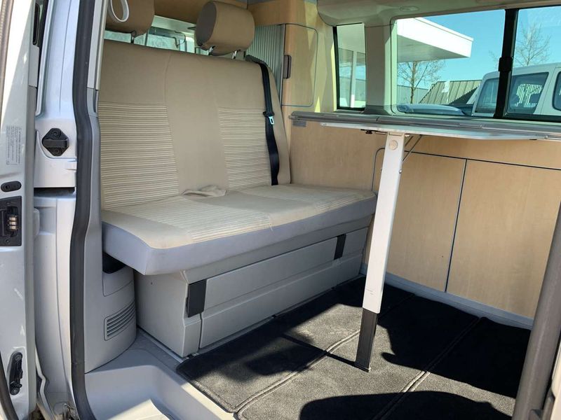 Volkswagen California • 2008 • 156,700 km 15