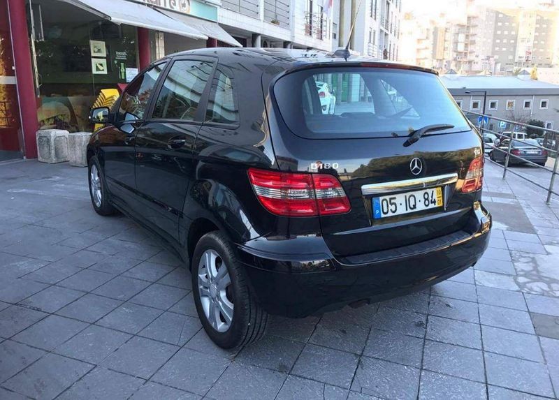 Mercedes-Benz Trieda B • 2010 • 193,000 km 2