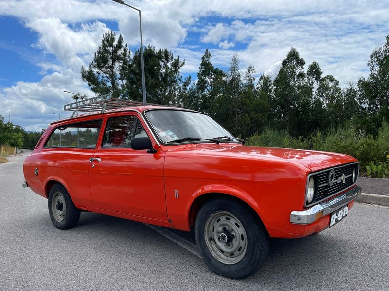 Ford Escort • 1976 • 90,000 km 3