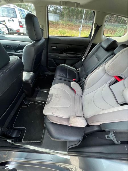 Mitsubishi Outlander • 2014 • 185,000 km 5
