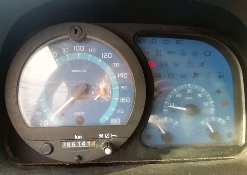 Renault Mascott • 2001 • 3,861,441 km 7