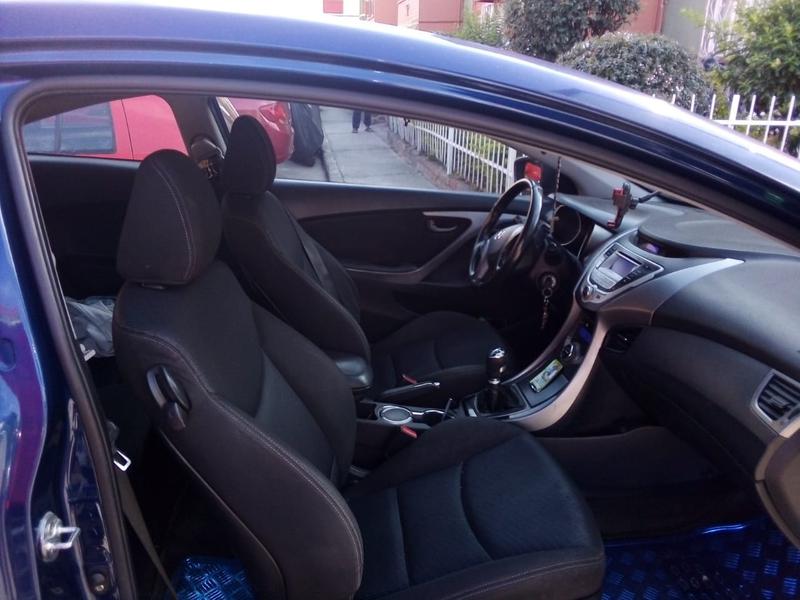 Hyundai Elantra • 2013 • 55,000 km 4