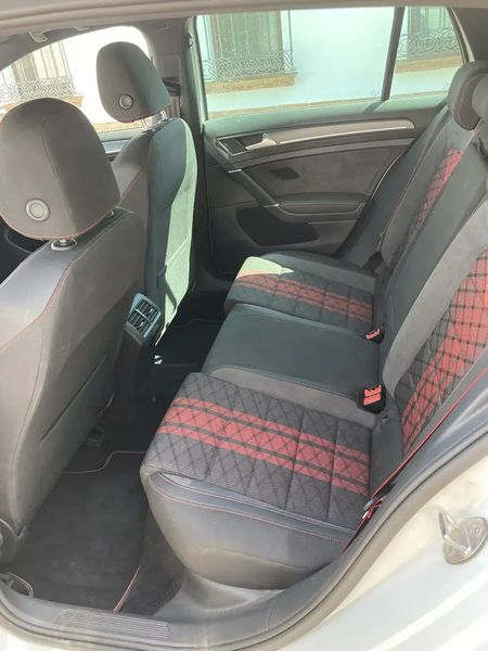 Volkswagen Golf • 2020 • 48,950 km 6