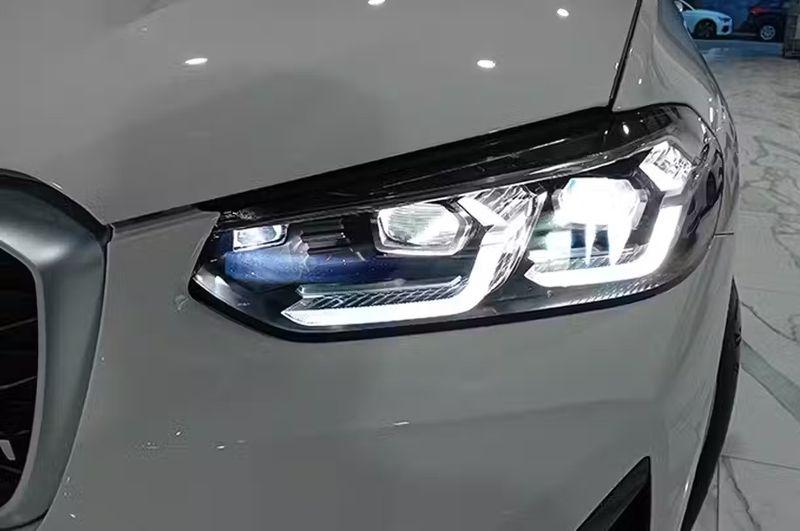 BMW X4 • 2023 • 27,599 km 9