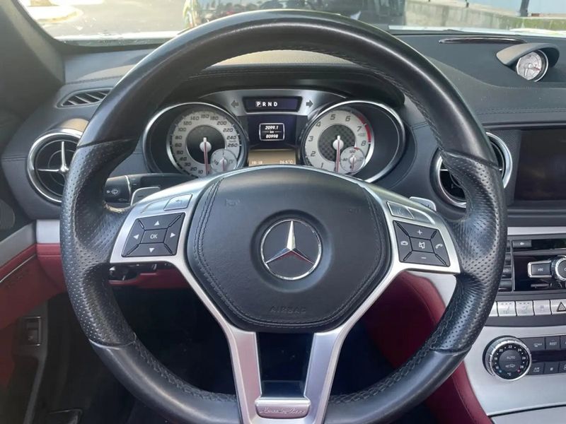 Mercedes-Benz SL-Class • 2012 • 91,000 km 6