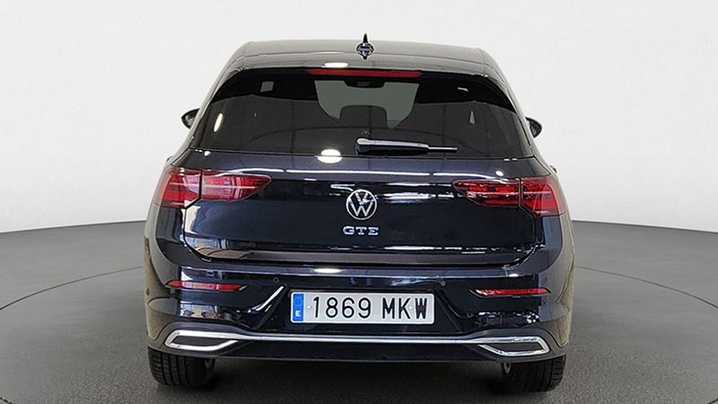 Volkswagen Golf • 2023 • 35,541 km 10