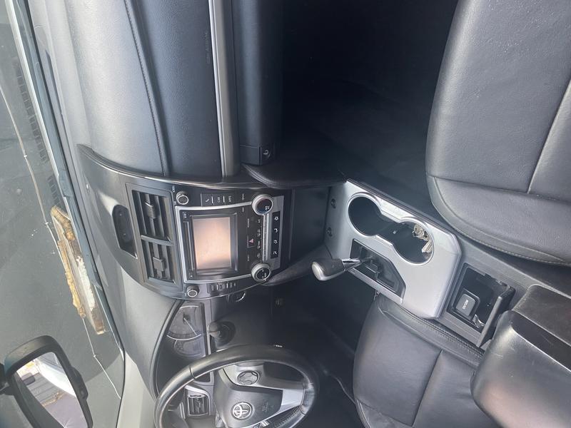 Toyota Camry • 2014 • 30,159 km 4