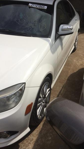 Mercedes-Benz 200 - 300 • 2009 • 160,000 km 11