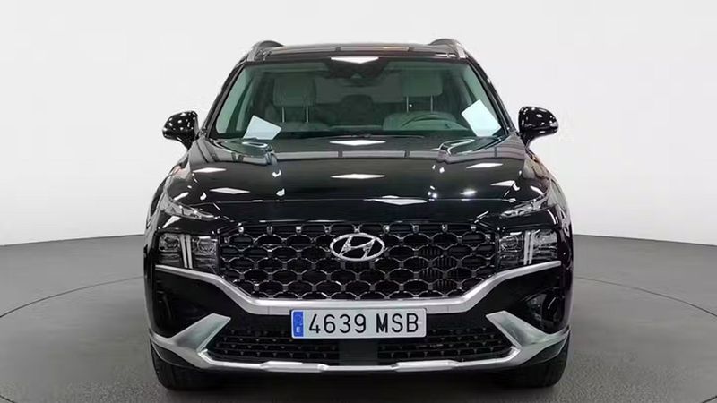 Hyundai Santa Fe Hybrid • 2024 • 16,257 km 1