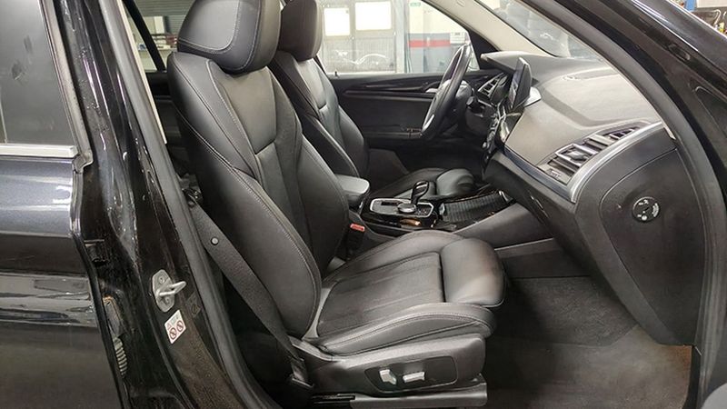 BMW X3 • 2022 • 59,600 km 15