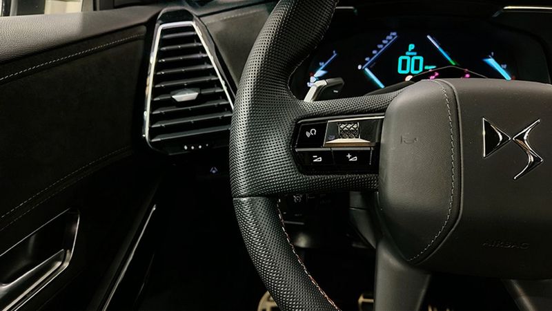 Citroën DS5 • 2022 • 18,557 km 13