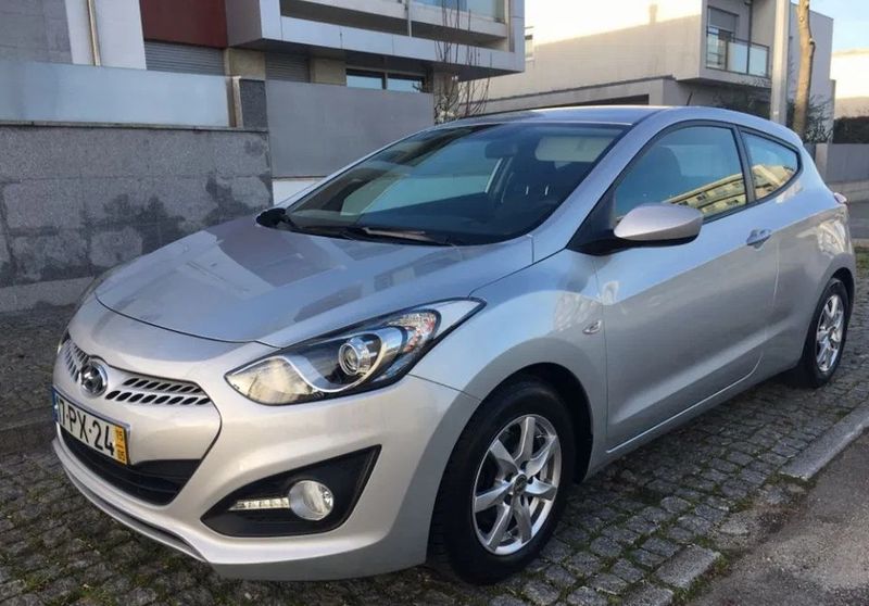 Hyundai i30 • 2015 • 32,000 km 2