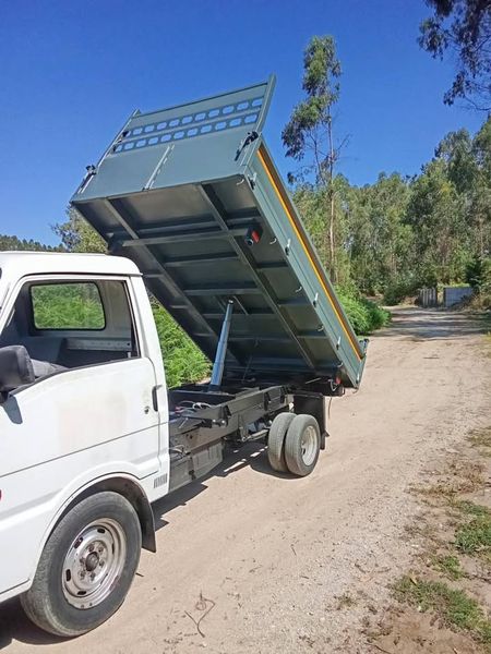Mazda B2500 • 2009 • 140,000 km 6