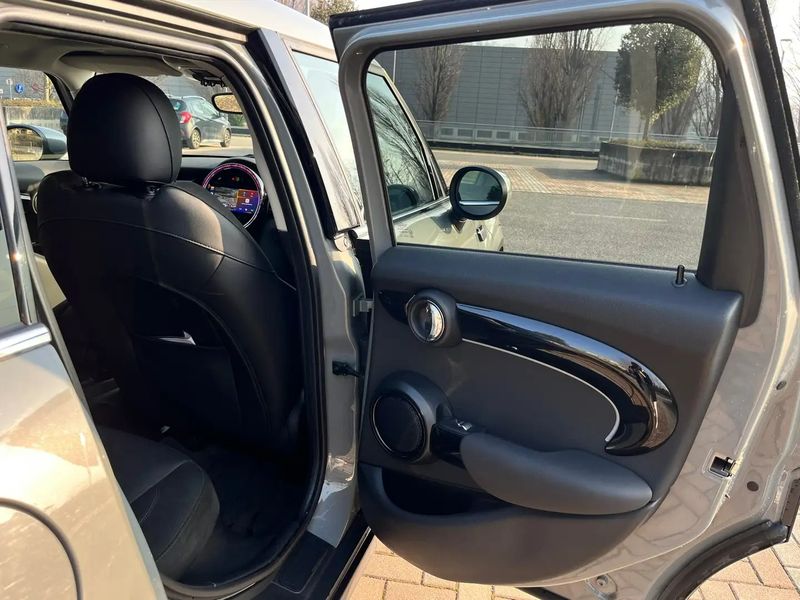 MINI One D • 2022 • 19,000 km 9