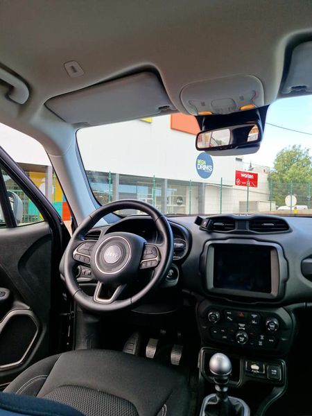 Jeep Renegade • 2019 • 62,000 km 4