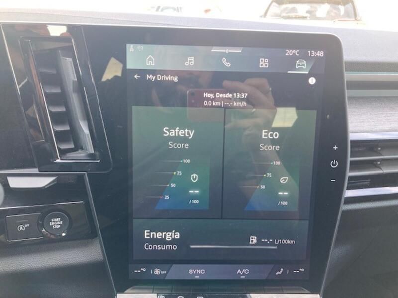 Renault Captur • 2024 • 3,542 km 35