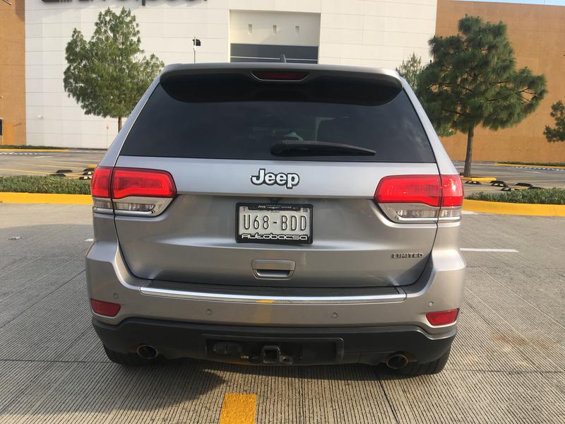 Jeep Grand Cherokee • 2015 • 72,000 km 3