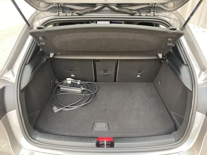 Mercedes-Benz A-Class • 2021 • 40,200 km 9