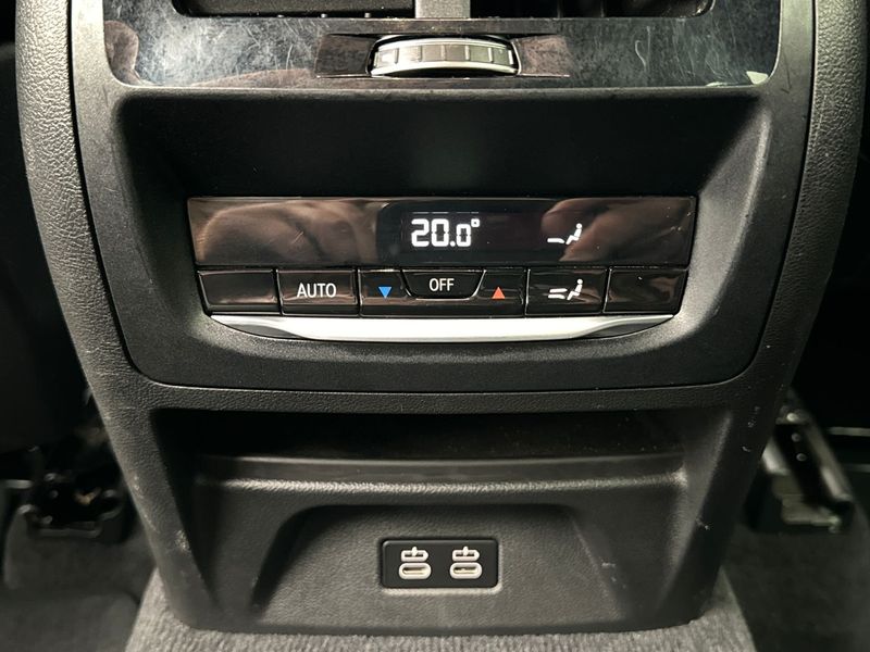 BMW X3 • 2022 • 204,000 km 5