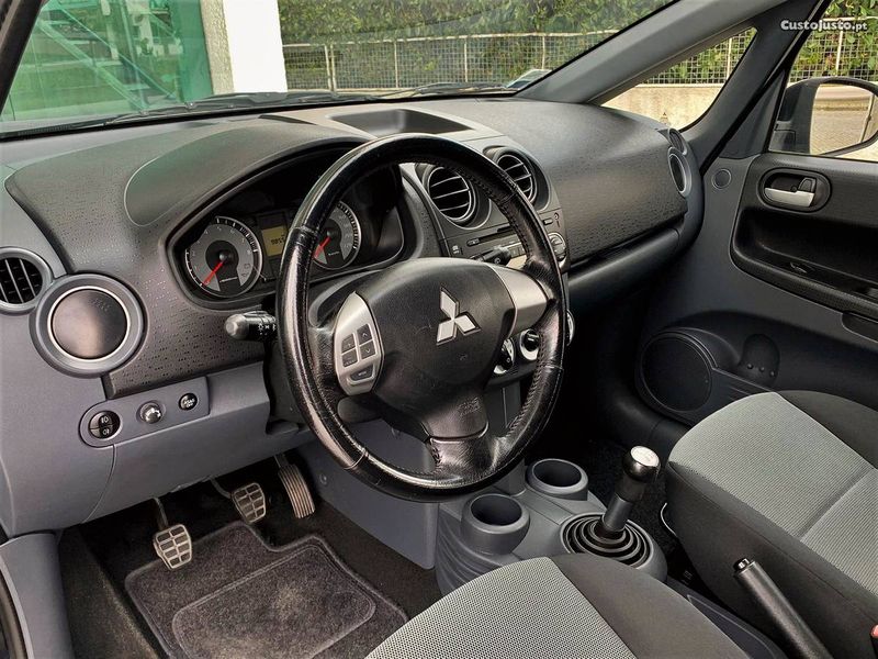 Mitsubishi Colt • 2011 • 90,000 km 2