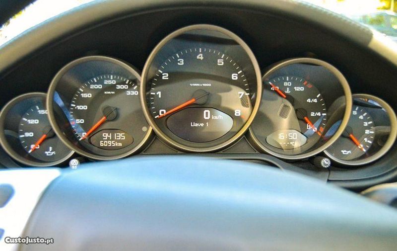 Porsche 911 Carrera • 2006 • 90,000 km 7