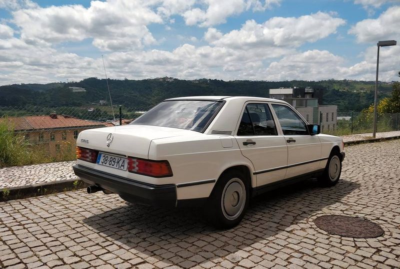 Mercedes-Benz 190 E • 1986 • 200,000 km 2