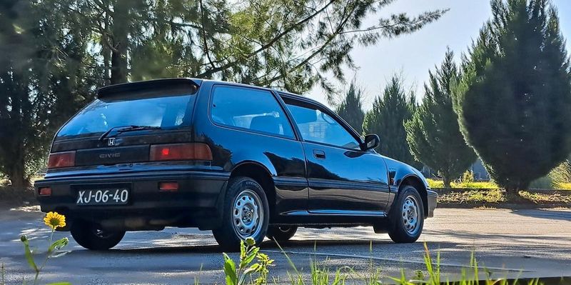 Honda Civic • 1991 • 140,000 km 2