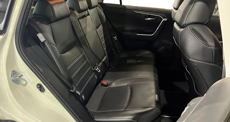 Toyota RAV4 • 2020 • 89,000 km 10