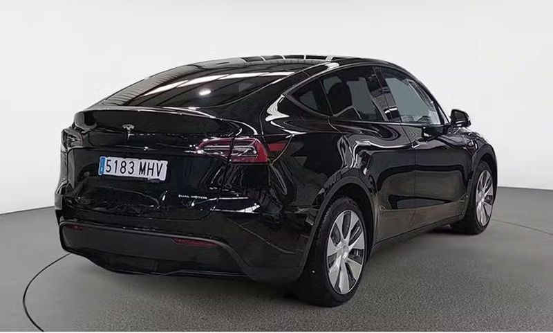 Tesla Model Y • 2023 • 86,000 km 2