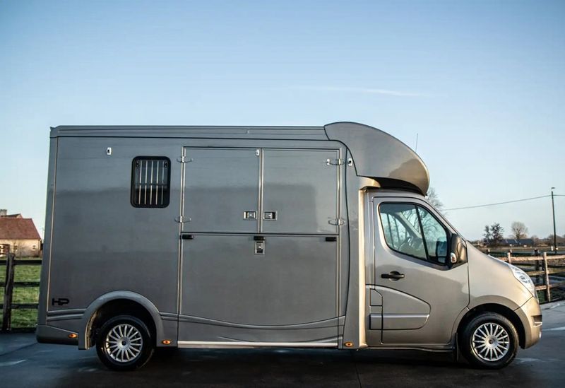 Renault Master • 2019 • 63,200 km 4