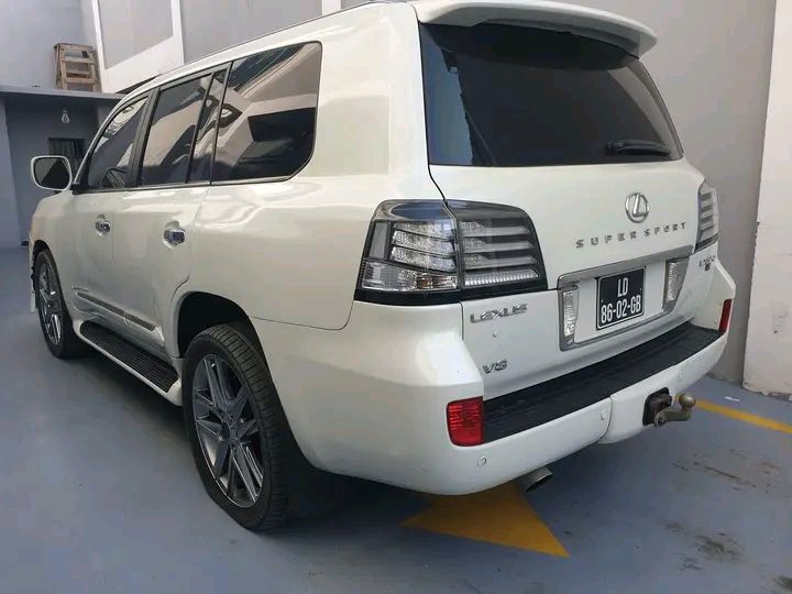 Lexus LX • 2020 • 90 km 3
