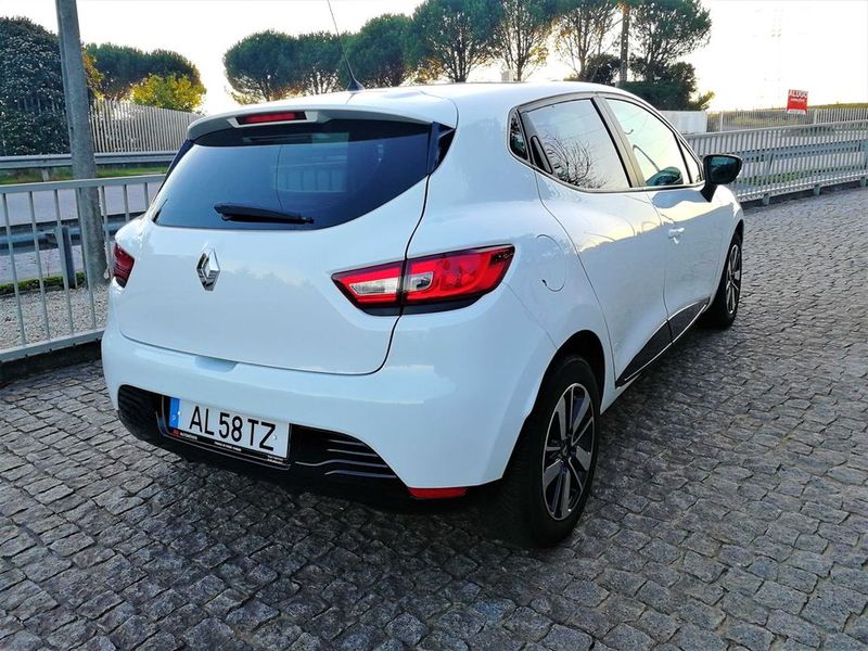 Renault Clio • 2017 • 117,000 km 2