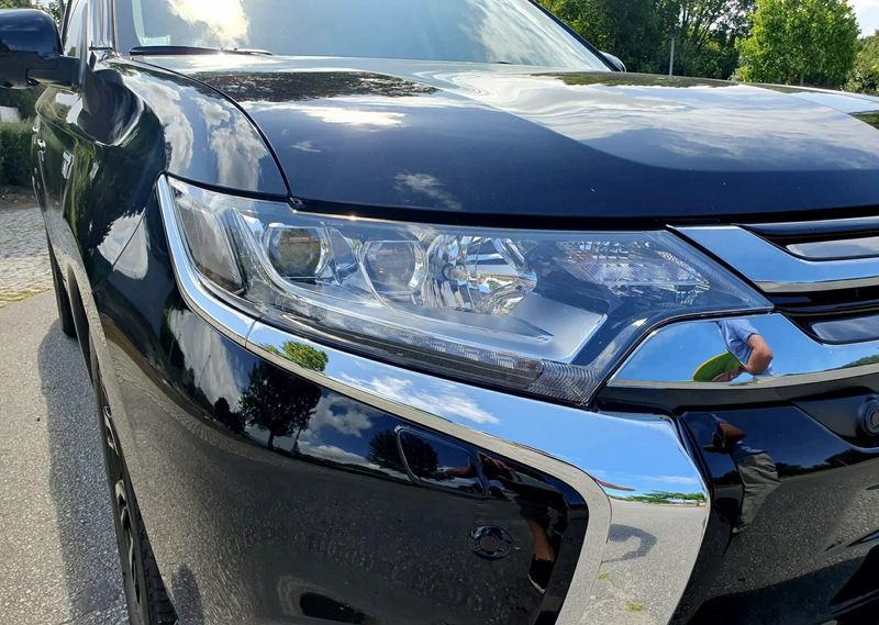 Mitsubishi Outlander • 2018 • 57,500 km 6