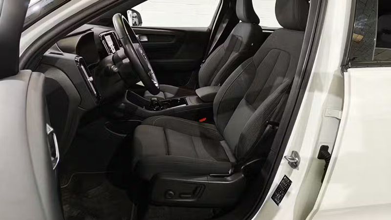 Volvo XC40 • 2022 • 67,641 km 8